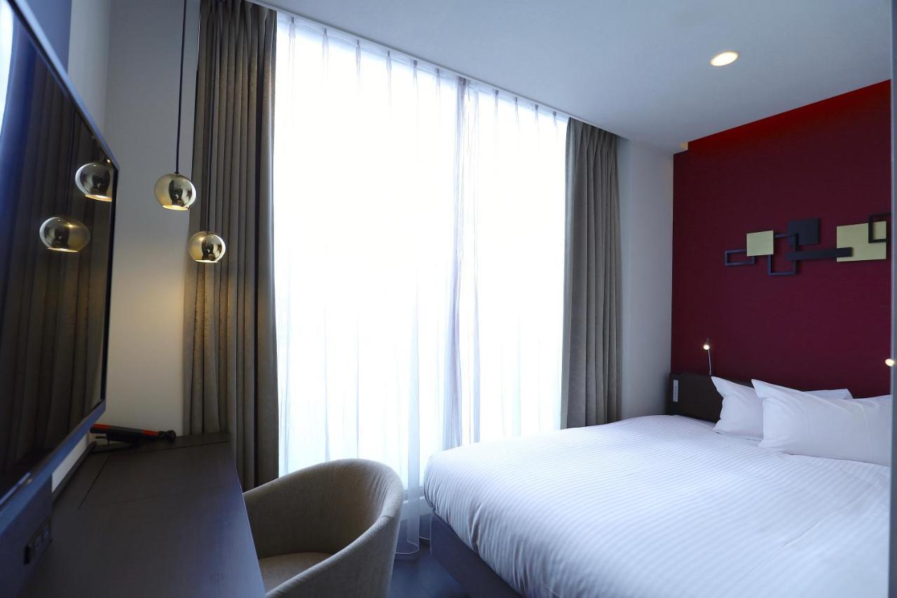 อโกรา เพลซ นัมบะ 4*