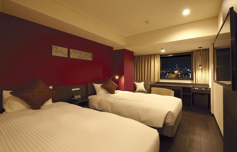 โรงแรม อโกรา เพลซ นัมบะ 4*